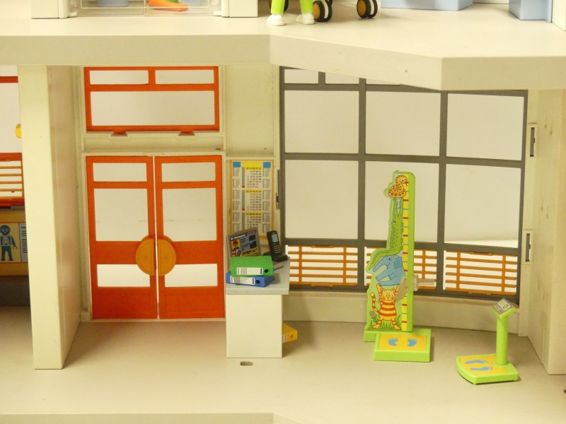 Playmobil Ziekenhuizen in doos + ambulance