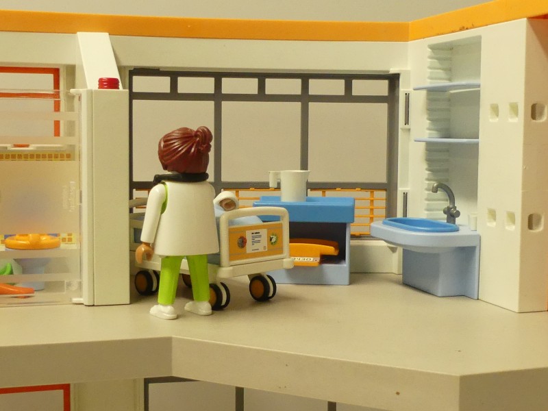 Playmobil Ziekenhuizen in doos + ambulance