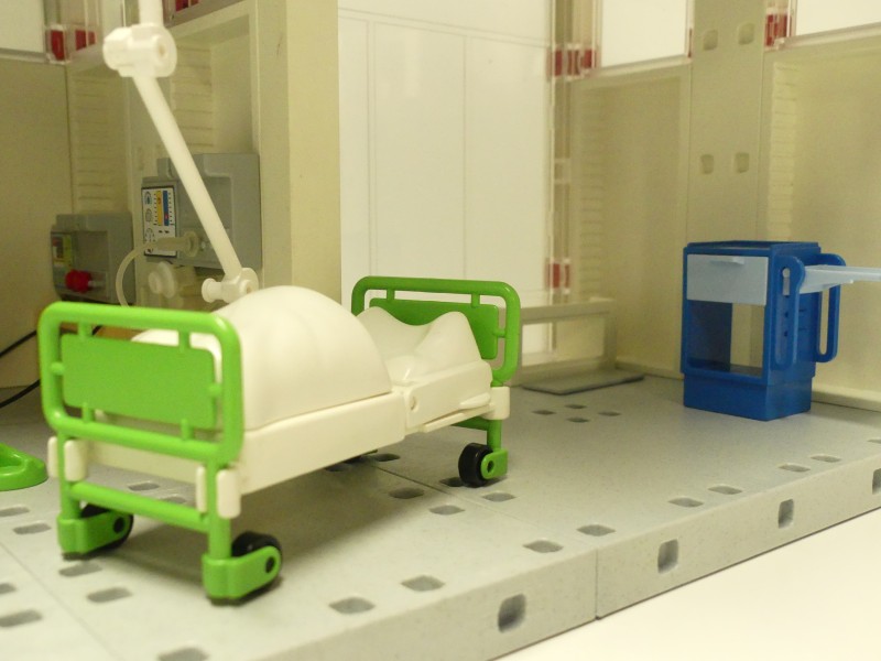 Playmobil Ziekenhuizen in doos + ambulance