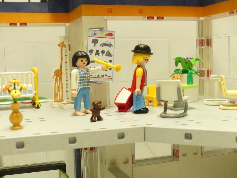 Playmobil Ziekenhuizen in doos + ambulance