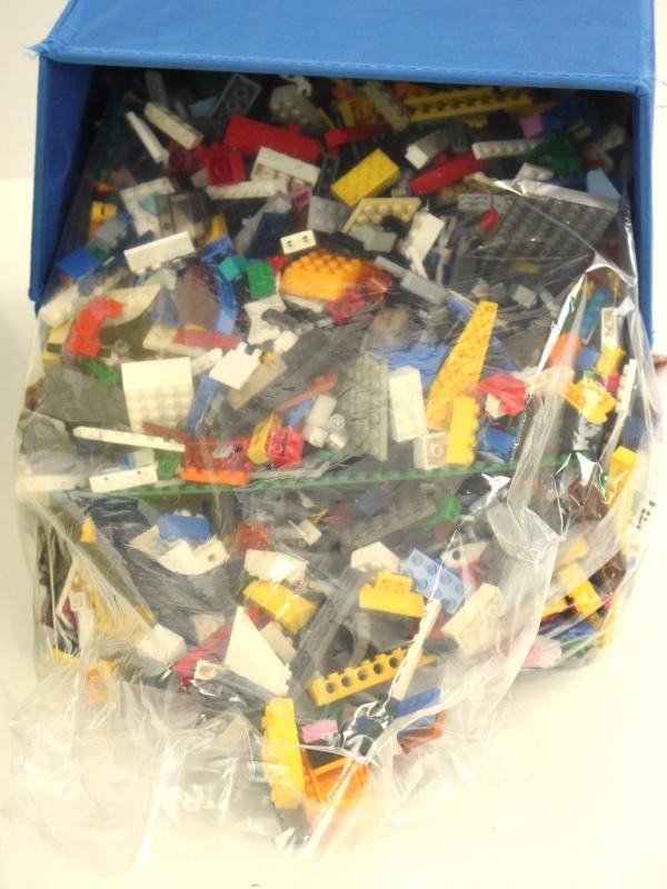 12 Kilo lego in 2 opbergdozen uit textiel