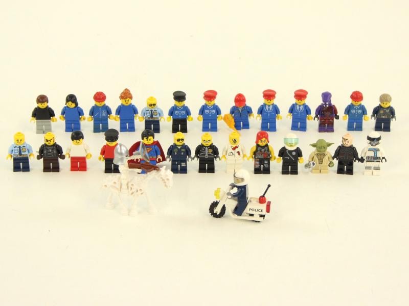 28 lego figuren