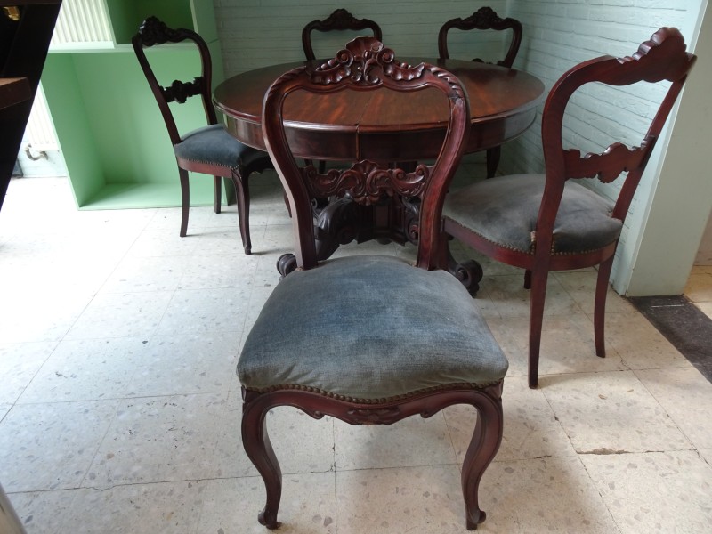 Art-Deco uitschuifbare houten tafel met 5 vintage stoelen