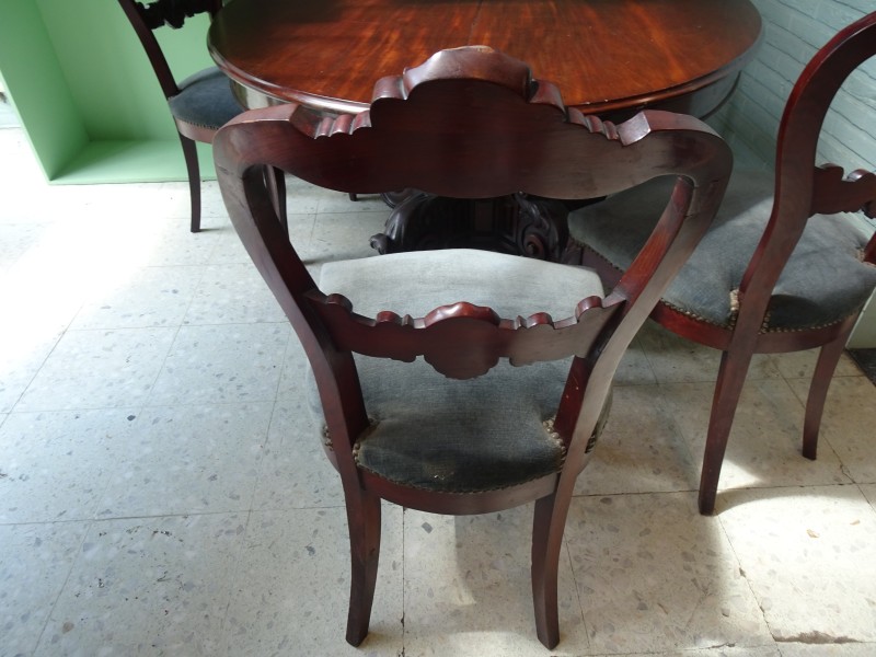 Art-Deco uitschuifbare houten tafel met 5 vintage stoelen