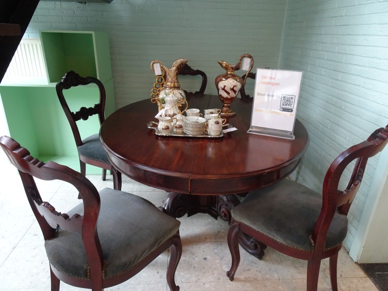 Art-Deco uitschuifbare houten tafel met 5 vintage stoelen