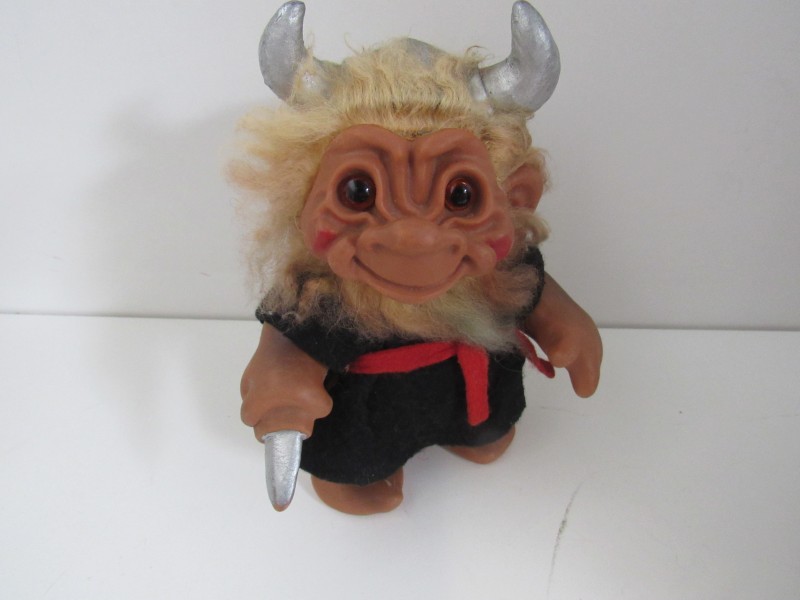 Vintage Thomas Dam troll ( Viking met zwaard )