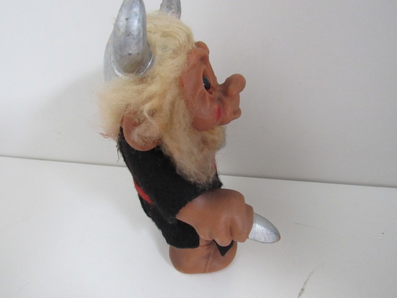 Vintage Thomas Dam troll ( Viking met zwaard )