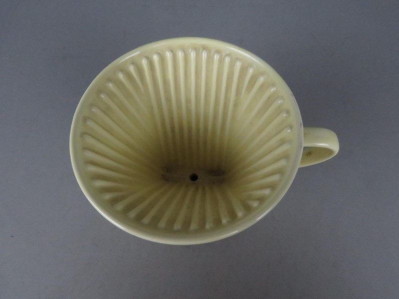 Gele "Melitta" porseleinen koffiefilter