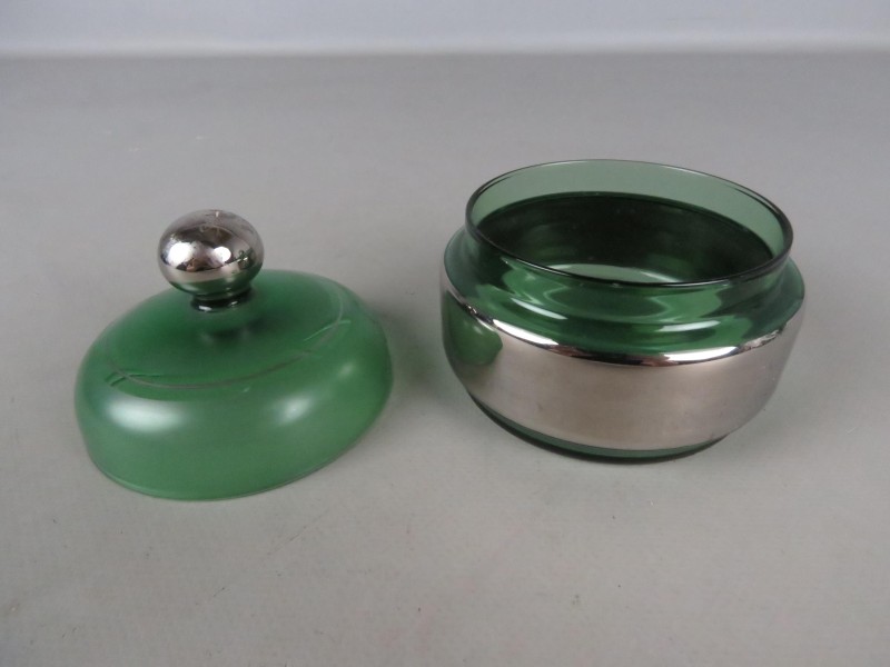 3 groene glazen parfum potjes