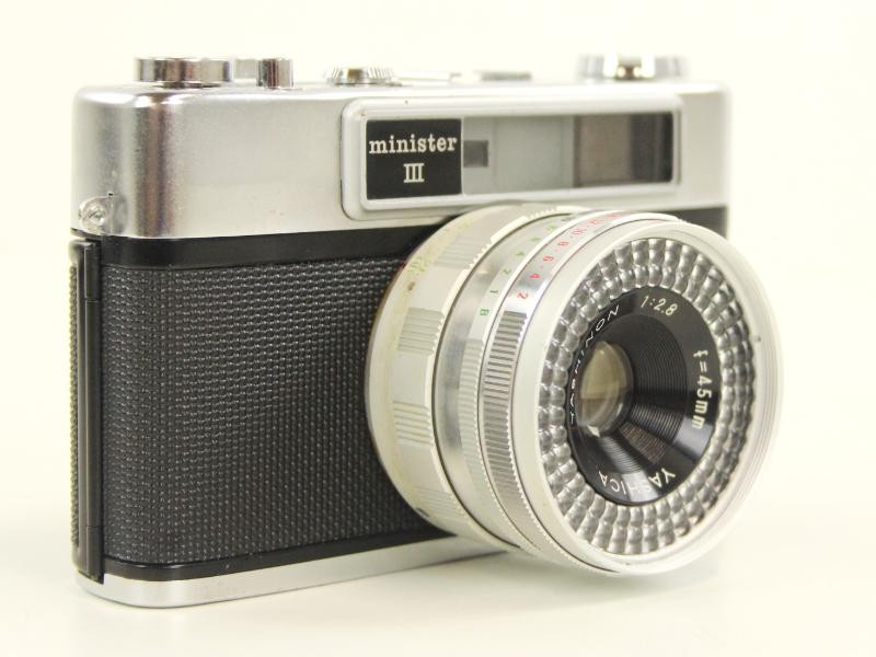 Yashica Minister III +  beschermhoes