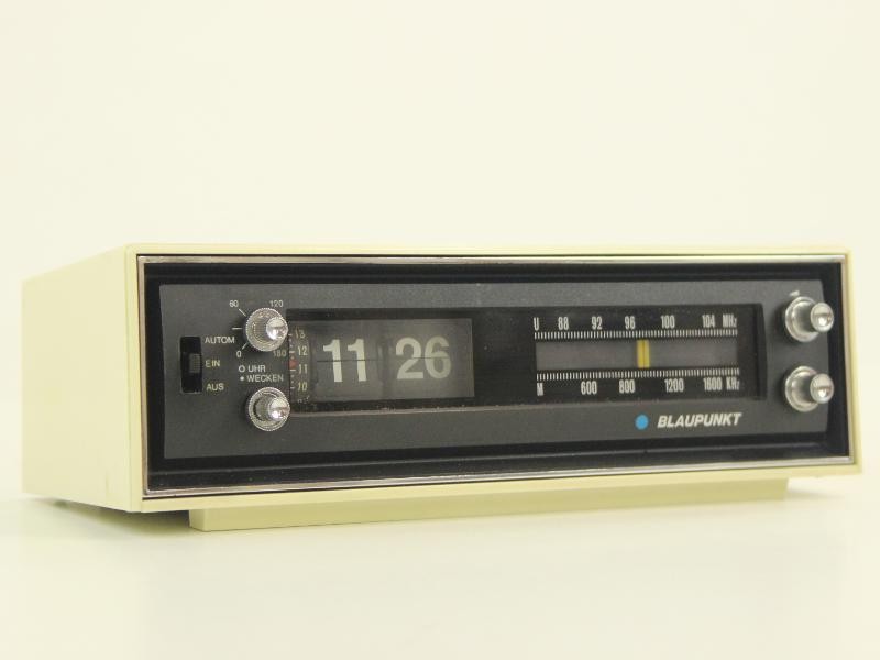 Vintage cijferwekker radio van Blaupunkt, de Digita 24 - uit 1972