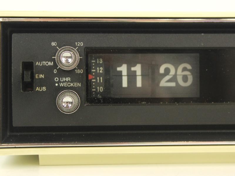 Vintage cijferwekker radio van Blaupunkt, de Digita 24 - uit 1972