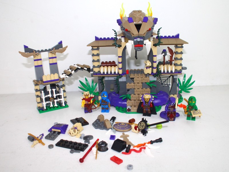 Lego Ninjago - Set 70749 - Slangenpoort