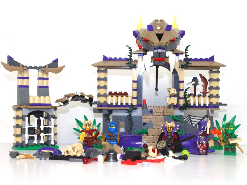 Lego Ninjago - Set 70749 - Slangenpoort