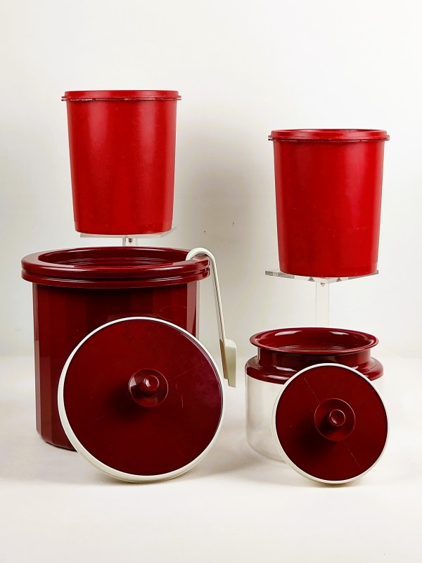 Tupperware set