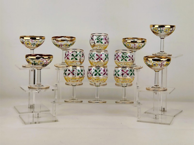 Set Jugendstil geëmailleerde glazen