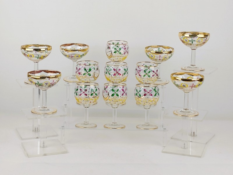 Set Jugendstil geëmailleerde glazen