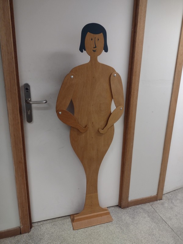 Vintage houten 2D platte vrouwelijke mannequin