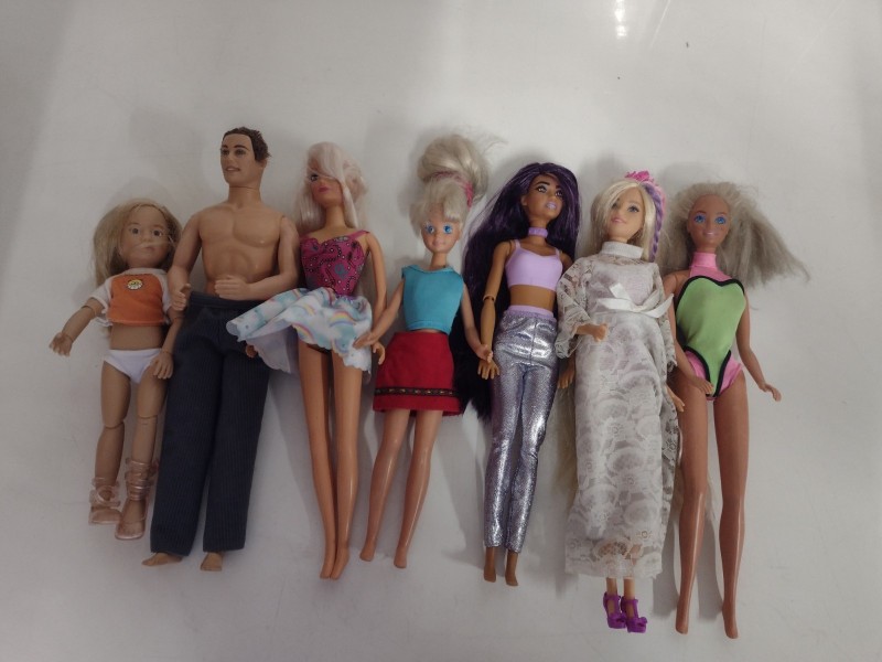 Lot vintage Barbie en vrienden