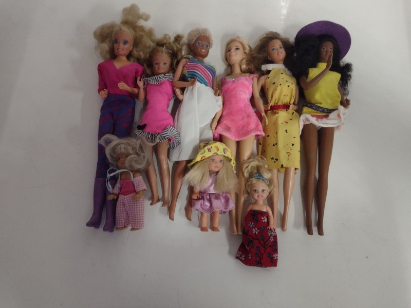 Lot vintage Barbie en vrienden