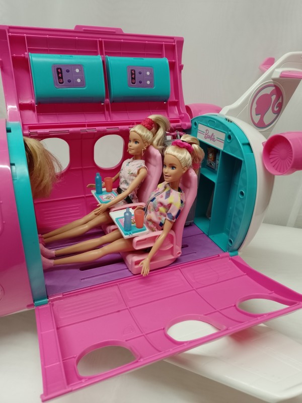 Barbie droomvliegtuig Mattel & Barbiepoppen