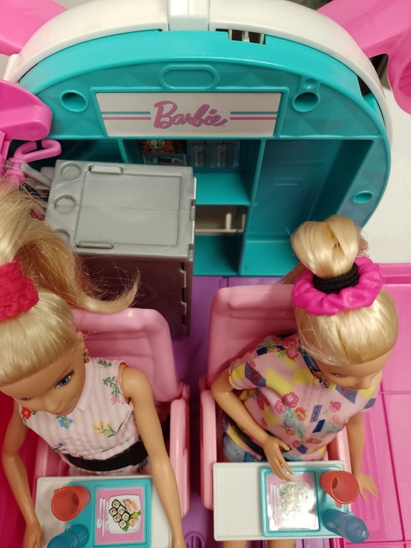 Barbie droomvliegtuig Mattel & Barbiepoppen