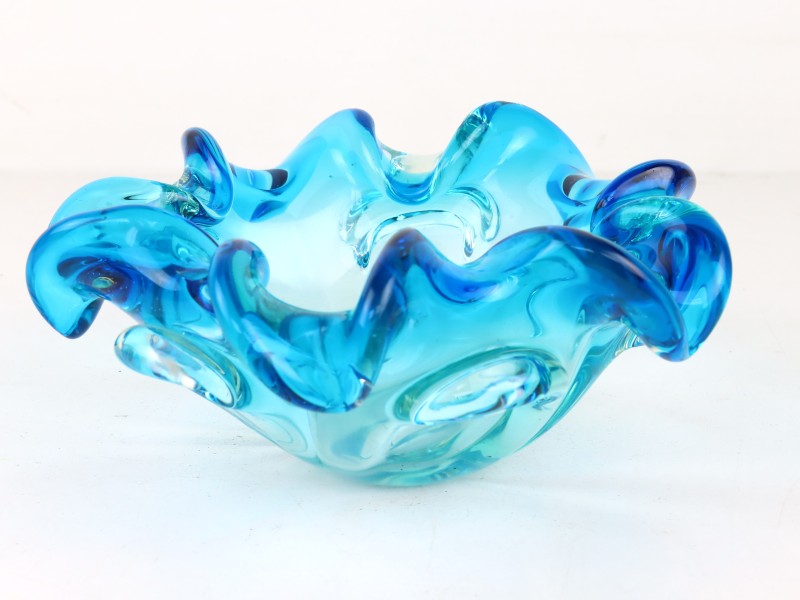 Blauwe glazen Murano schaal