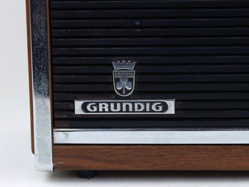 Grundig SATELLIT 208 - Draagbare radio