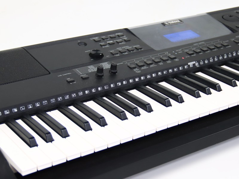 Yamaha Digital Keyboard EW400