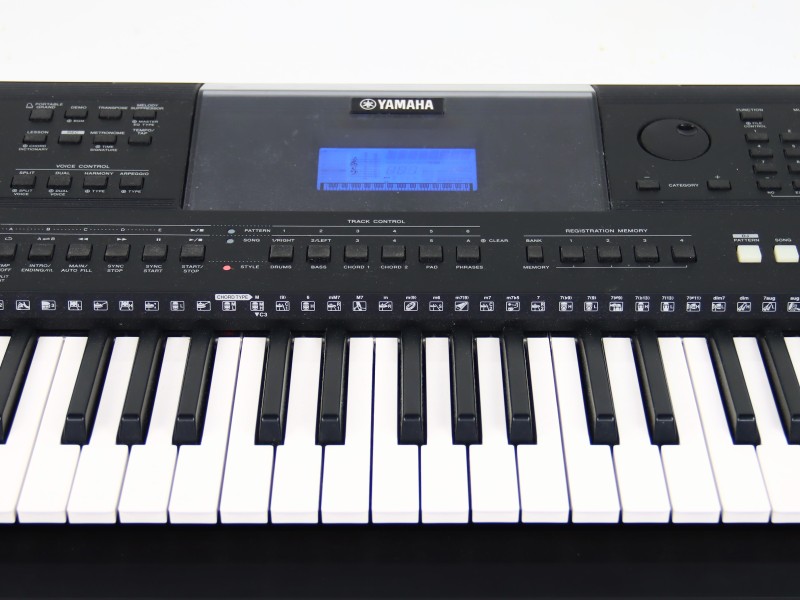 Yamaha Digital Keyboard EW400