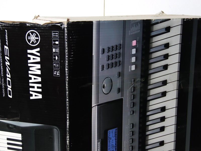 Yamaha Digital Keyboard EW400