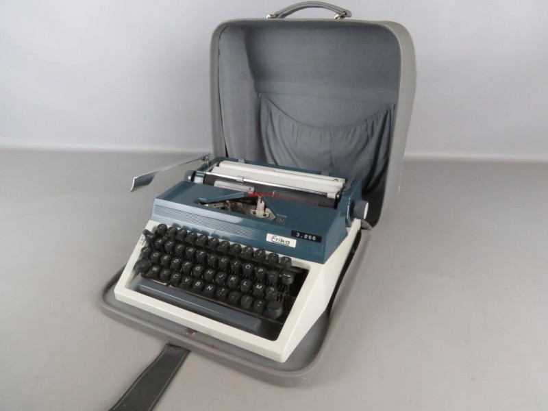 Vintage Erika typemachine