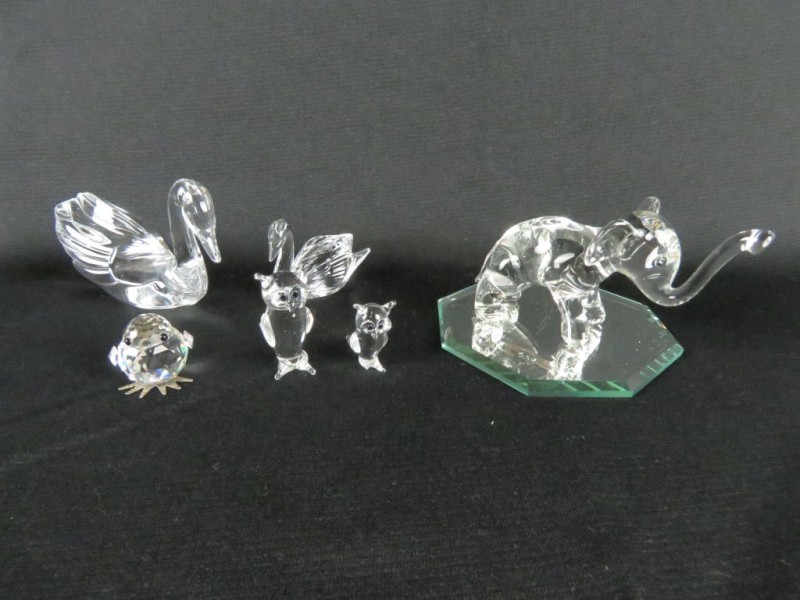 Zevendelige verzameling miniatuur kristallen dieren