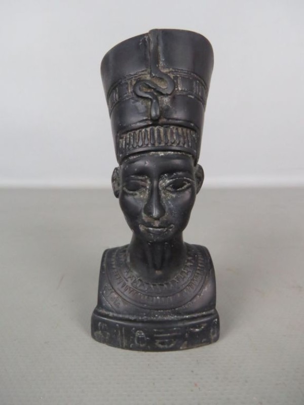 Klein buste beeld "Nefertiti"