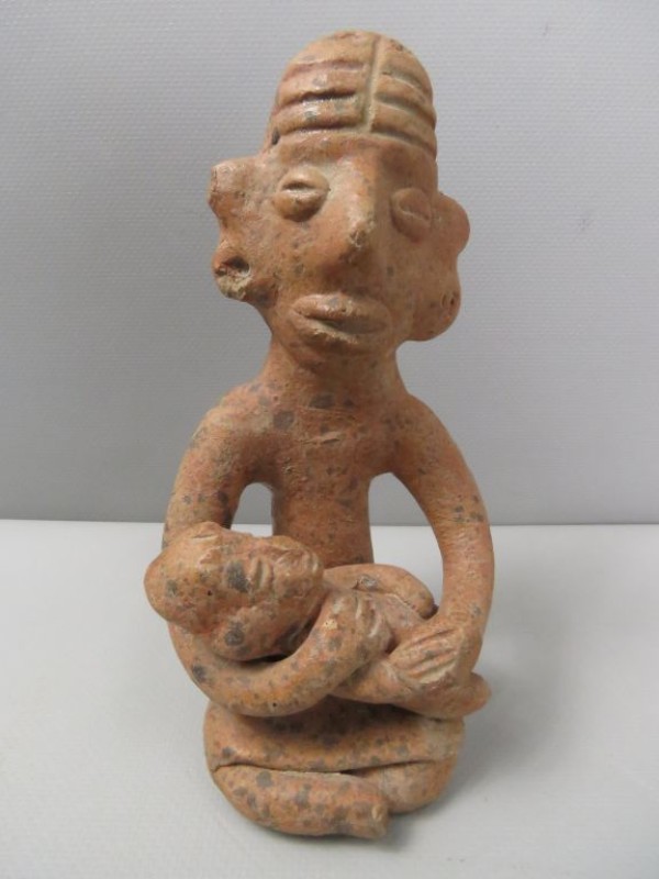 Terracotta beeld "Moeder en kind"