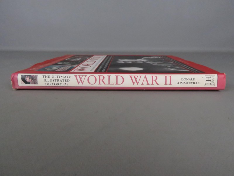 Boek - Ultimate Illustrated History of World War II