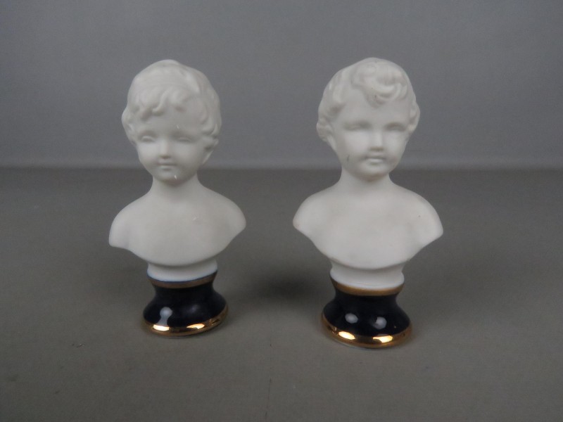 2 kleine porseleinen Napoli buste beeldjes