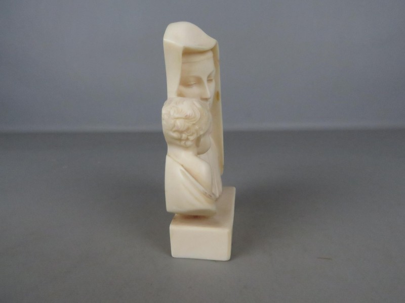 Madonna en kind beeld uit resin