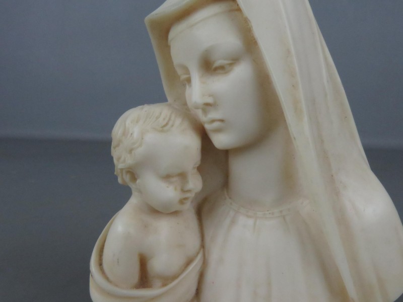 Madonna en kind beeld uit resin