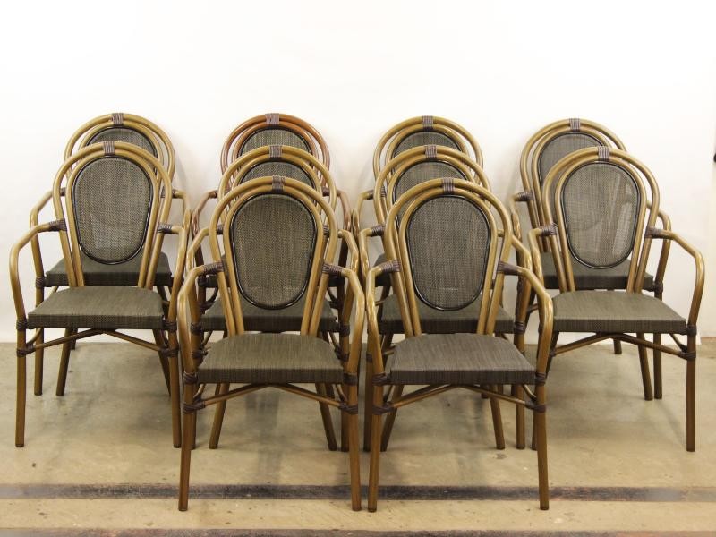Werzalit, type Paris, 10 stoelen in mokka - zo goed als nieuw!