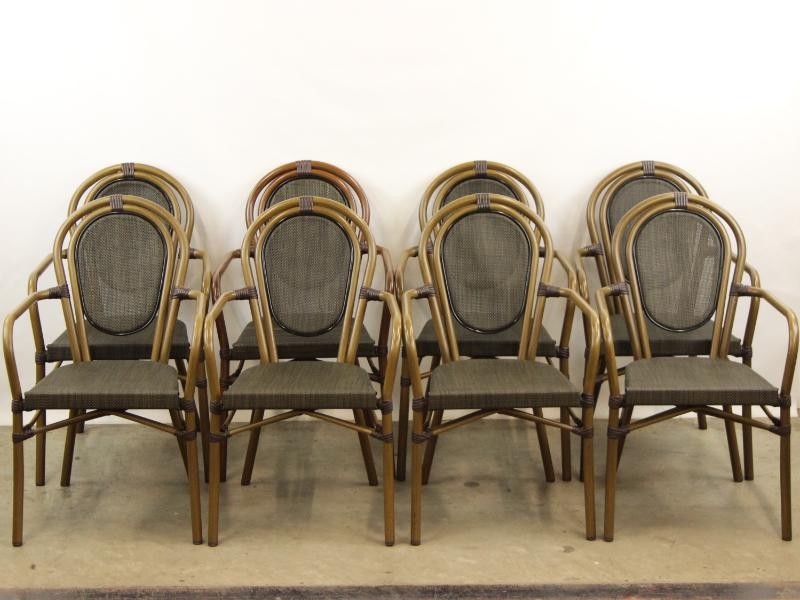 Werzalit, type Paris, 8 stoelen in mokka - zo goed als nieuw!