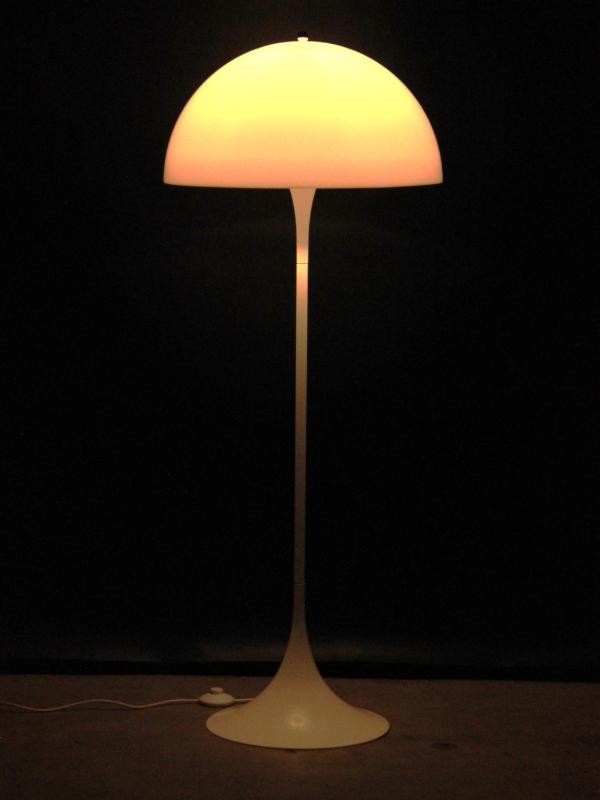 Vloerlamp 'Panthella' (1971) - Verner Panton voor Louis Poulsen