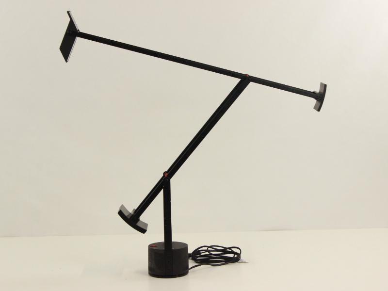 Bureaulamp Tizio 50 - Richard Sapper (1932-2015) voor Artemide