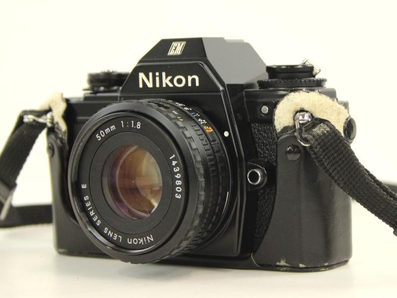 Nikon EM plus Nikon Lens series E 50mm 1:1.8