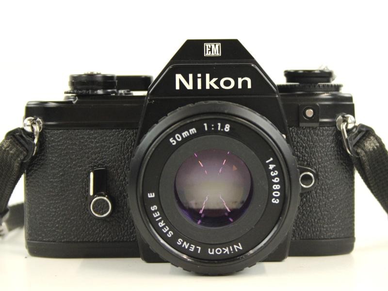 Nikon EM plus Nikon Lens series E 50mm 1:1.8