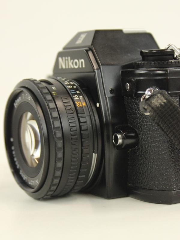 Nikon EM plus Nikon Lens series E 50mm 1:1.8