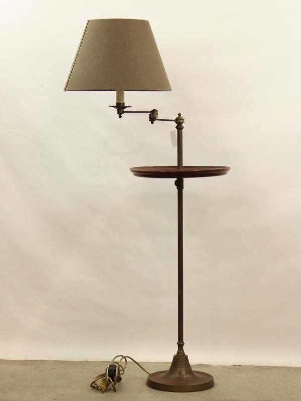 Illumé NYC - Knappe, vintage vloerlamp met in hoogte verstelbaar tafeltje