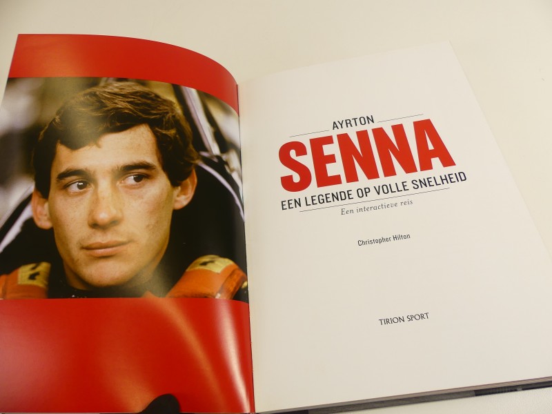 Boek het leven en de carrière van de legendarische Formule 1-coureur Ayrton Senna