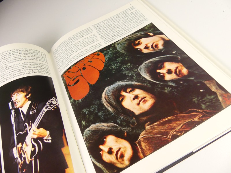 The Beatles boek - Bill Yenne en twee singles