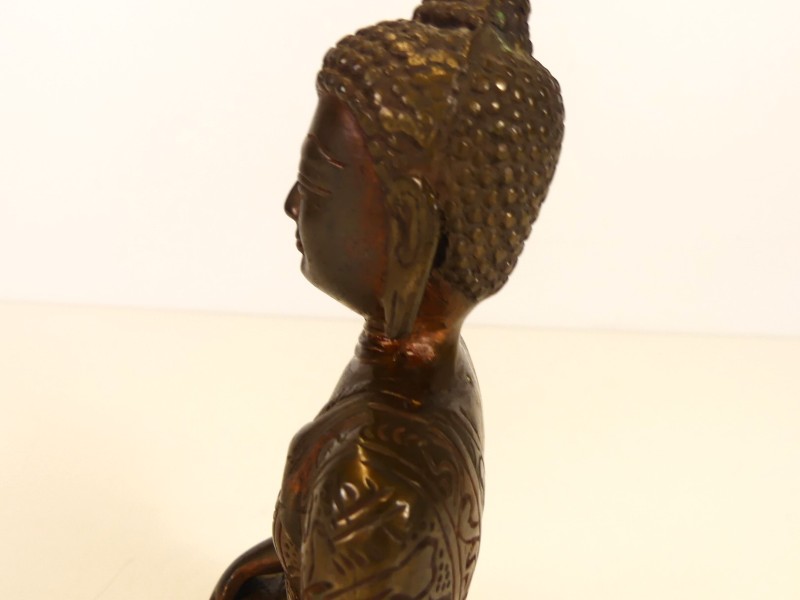 Vintage zittende bronzen Boeddhabeeld